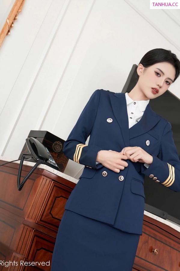 李浅浅  [XiuRen]高清写真图 2023.11.29 No.7737 浅浅Danny 黑丝美腿第23张图片